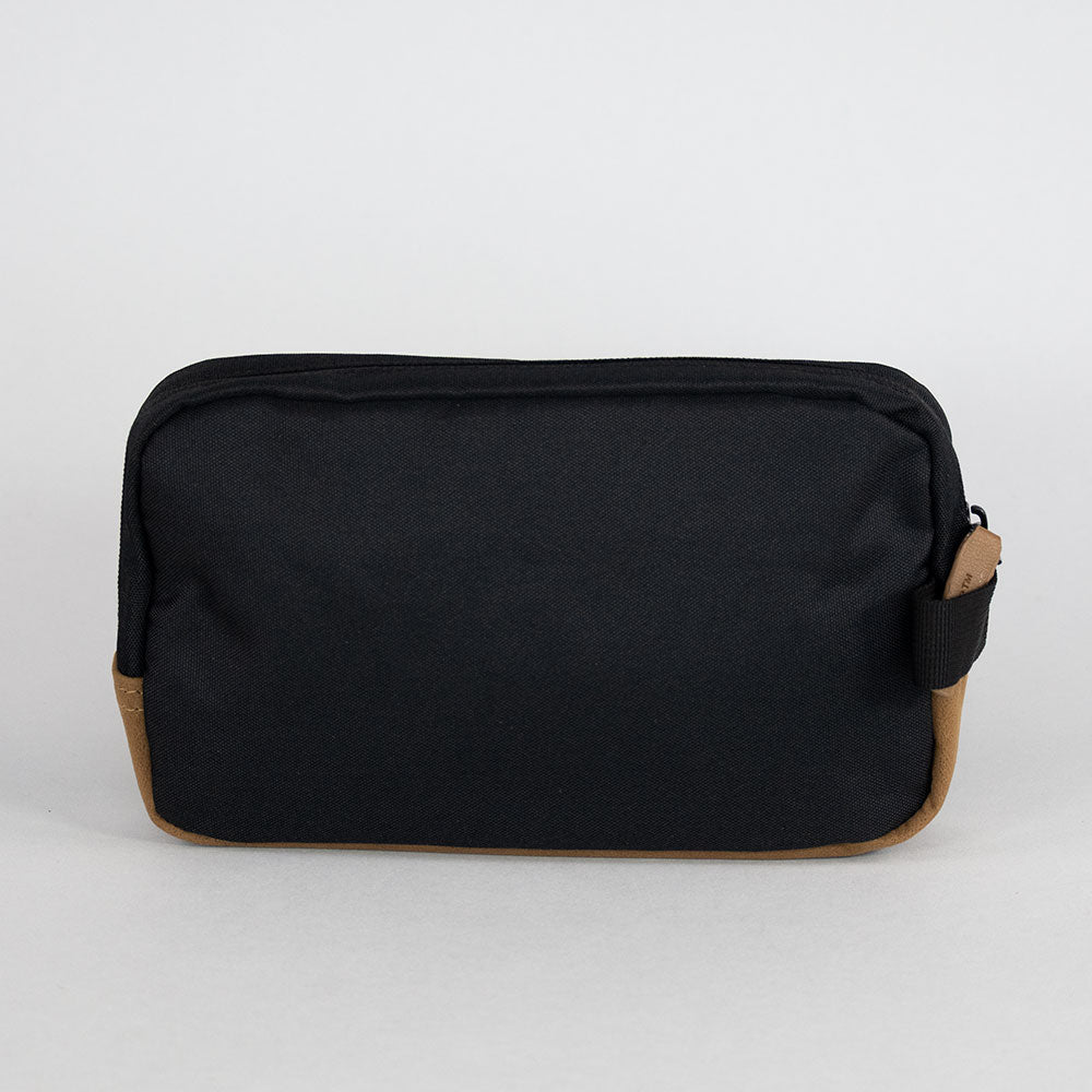 
                  
                    ESTUCHE MANHATTAN BLACK MOOSE
                  
                