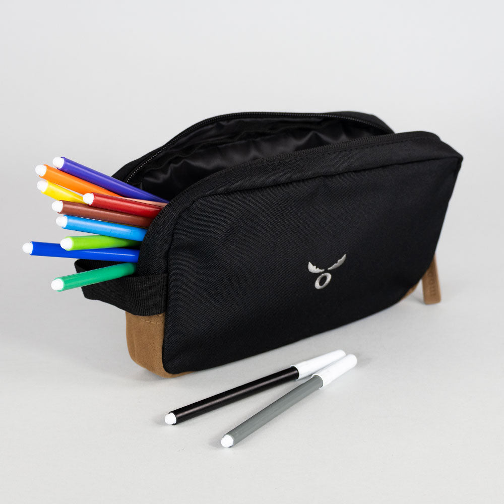 
                  
                    ESTUCHE MANHATTAN BLACK MOOSE
                  
                