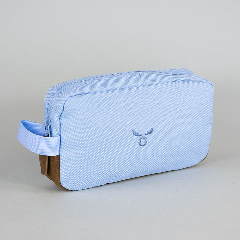 
                  
                    ESTUCHE MANHATTAN SOFT BLUE MOOSE
                  
                