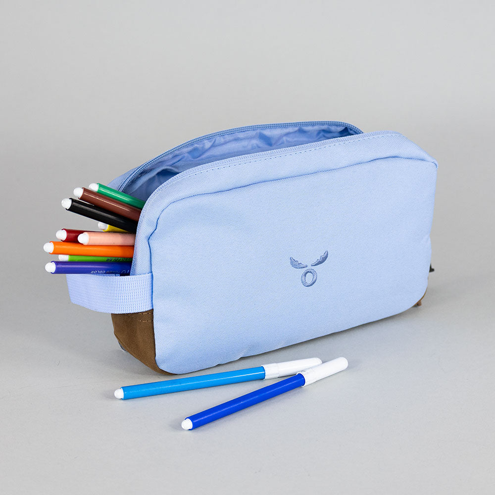 
                  
                    ESTUCHE MANHATTAN SOFT BLUE MOOSE
                  
                