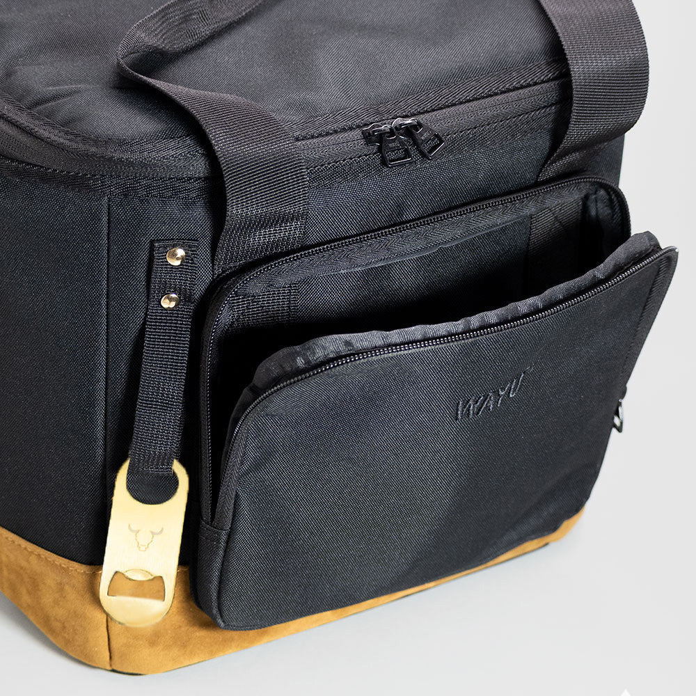 
                  
                    BOLSO COOLER + ABRIDOR 26 L WAYU
                  
                